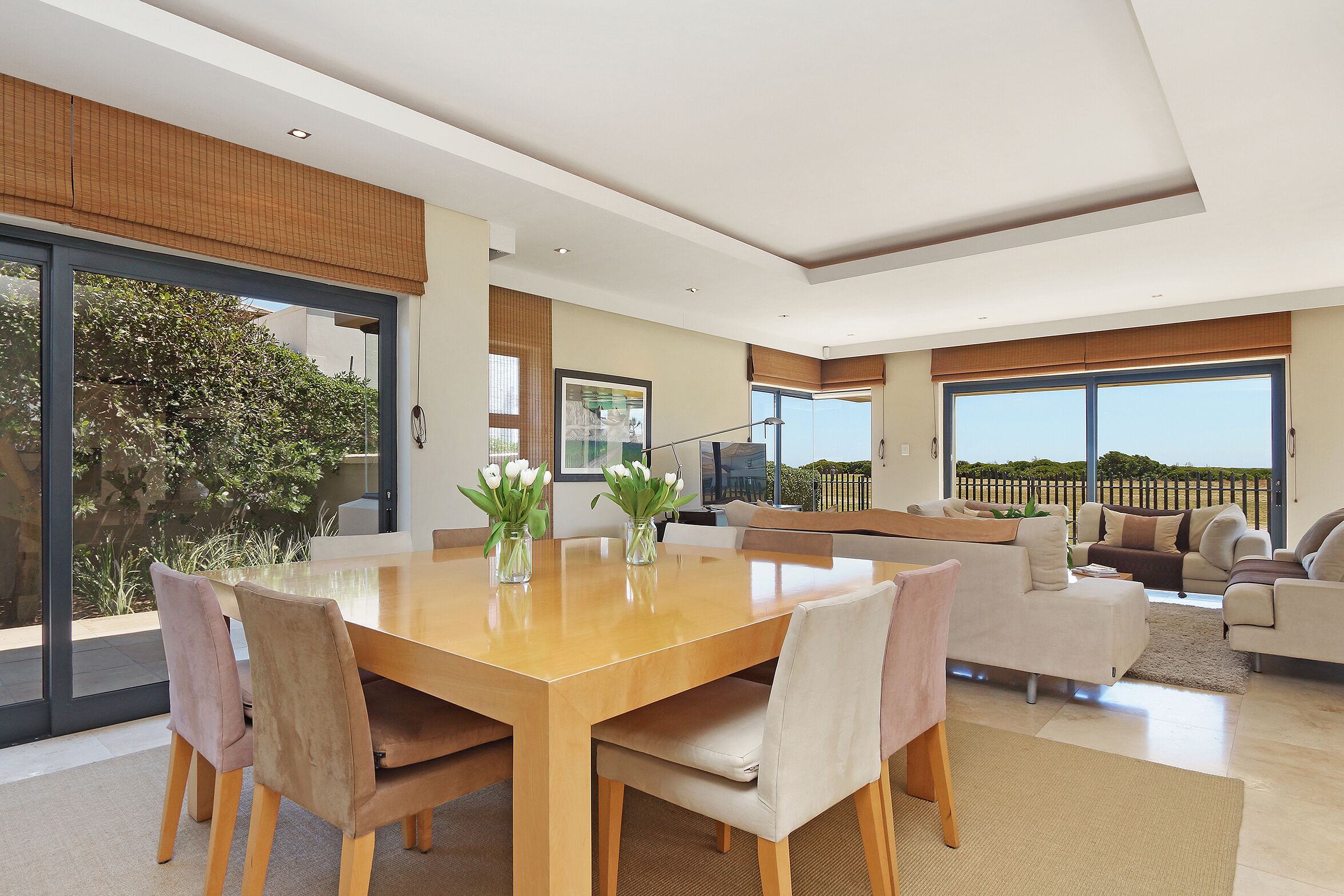 Deluxe Villa, 3 Bedrooms | In-room dining