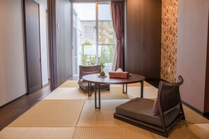 Casa (Private Vacation Home) | Sala de estar | TV de tela plana