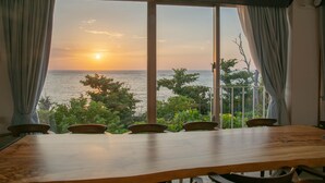 独立别墅 (Private Vacation Home) | 客房内用餐