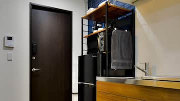 Comfort Studio | Private kitchen | Fridge, microwave, electric kettle, cookware/dishes/utensils
