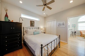 1 bedroom, iron/ironing board, Internet, bed sheets - Seaside Cottage w/ Private Pier - 3 Miles to Beach (Buxton)