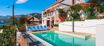 Holiday Home in Rovanjska with Sea Views