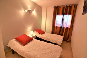 2 Schlafzimmer, Bügeleisen/Bügelbrett, kostenloses WLAN