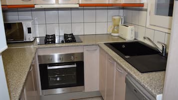 Køleskab, mikrobølgeovn, ovn, opvaskemaskine