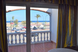 Interior - 285-Nice apartment in first line of the beach (Empuriabrava)