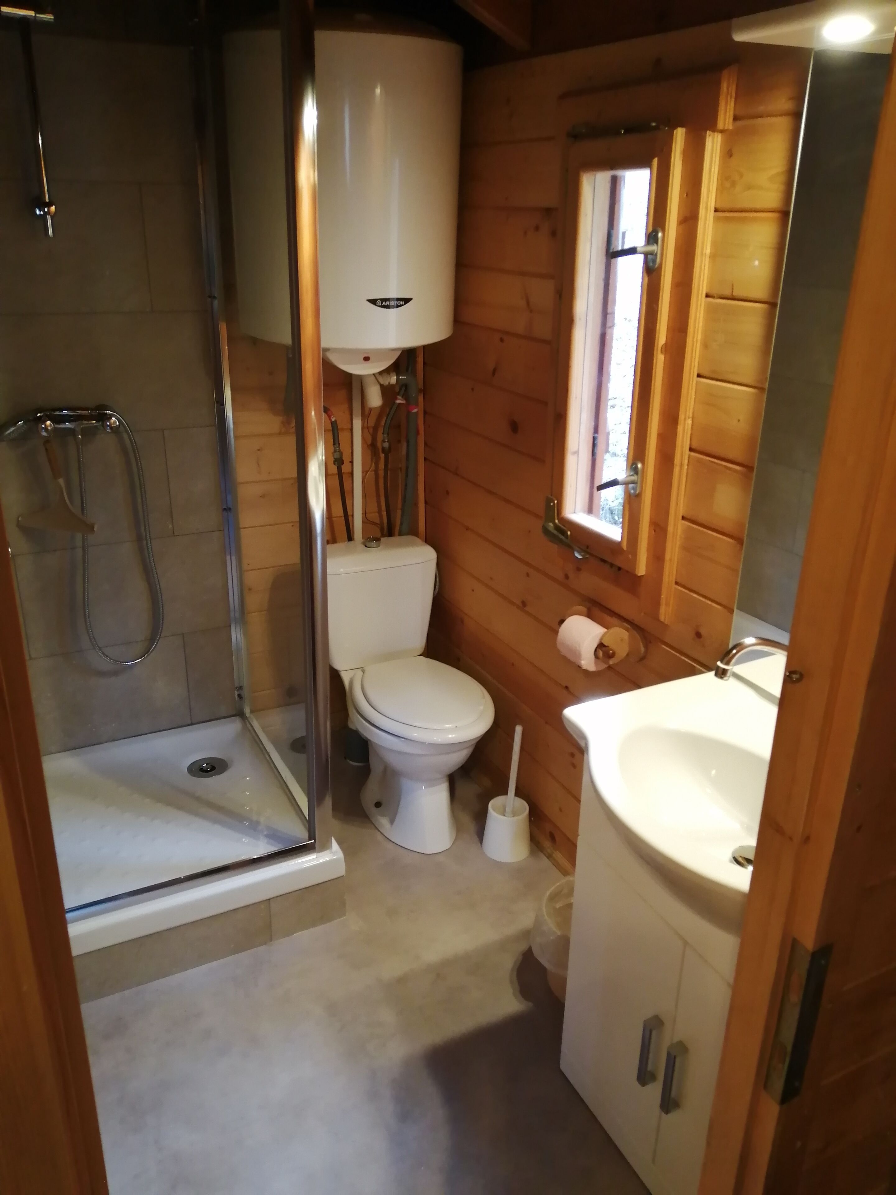 Shower, toilet paper