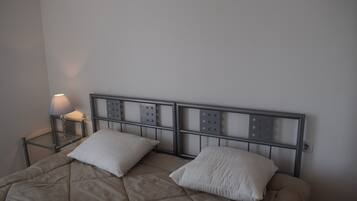 3 bedrooms, iron/ironing board, WiFi