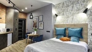 Standard Apartment (1) | 1 bedroom, soundproofing, iron/ironing board (on request), WiFi (free) - Allurapart Andersen (Kyiv)