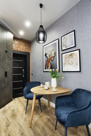 Standard Apartment (1) | 1 bedroom, soundproofing, iron/ironing board, free WiFi - Allurapart Andersen (Kyiv)