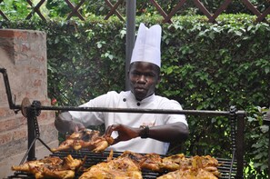 Breakfast, lunch, dinner served; local and international cuisine