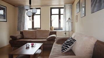 Family Apartment (Berg II) | Living room | TV