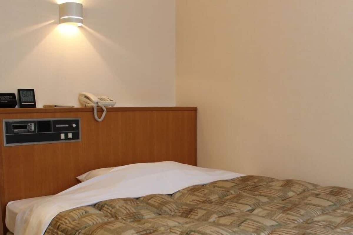 Single Room | Desk, free WiFi
