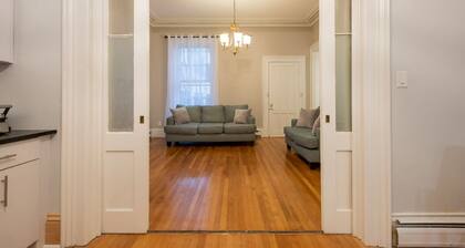 NEAR ALL ✪Perfect 5 Star Long Stay✪PARKING available - Executive RENTAL