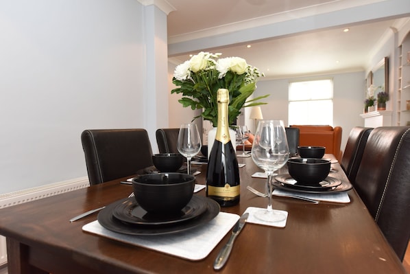 Maison | Restauration dans la chambre