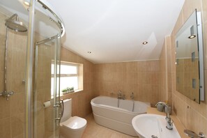 Honeysuckle House | Bathroom | Separate tub and shower, free toiletries, hair dryer, towels - Honeysuckle House (Chester)
