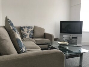 独立别墅 | 起居区 | 平板电视、DVD 播放器