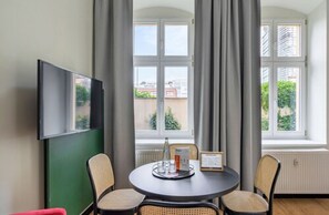 1 Bedroom Apartment with Bunk Bed | Living area | 43-inch flat-screen TV with satellite channels, TV - Numa Berlin Kater (Berlin)