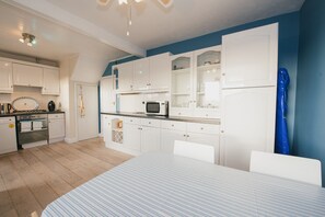 Deluxe Apartment | Private kitchen