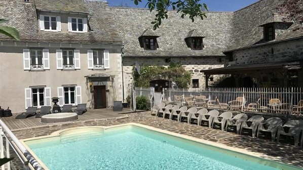 Seasonal outdoor pool