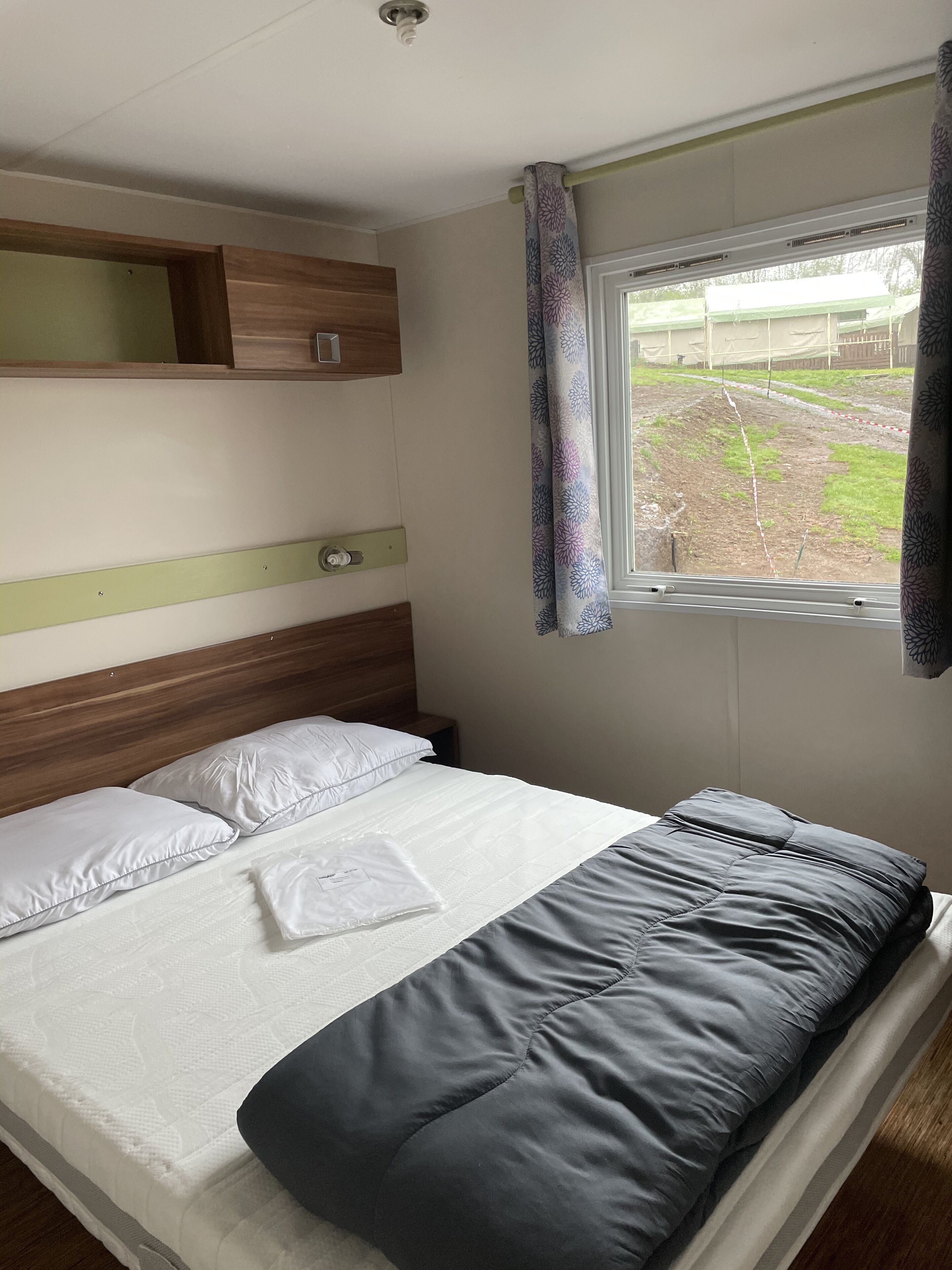 Mobile Home | Individually decorated, individually furnished, soundproofing