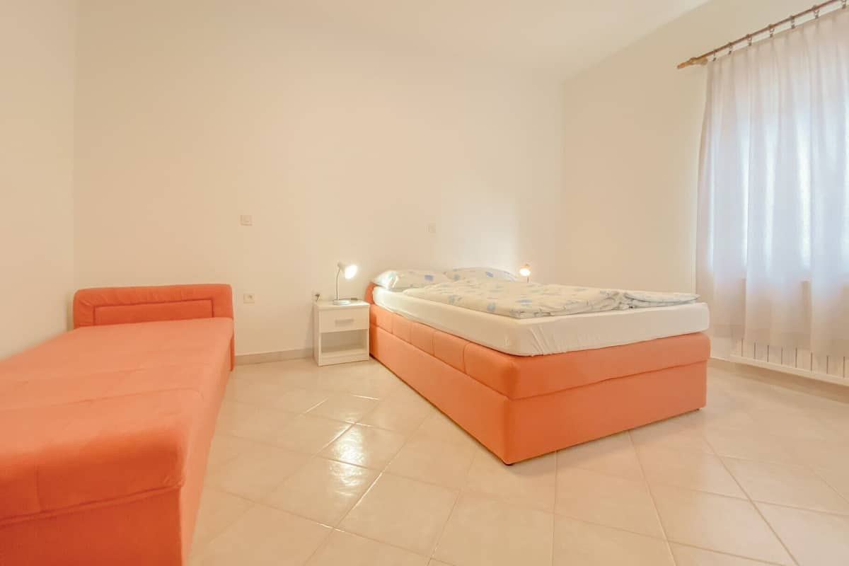 Apartemen, 1 kamar tidur | 2 kamar tidur, meja kerja, Wi-Fi gratis, dan seprai linen
