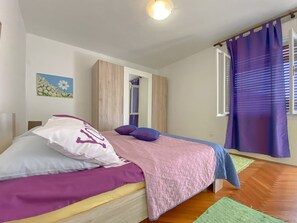 Apartment, Balcony | Desk, free WiFi, bed sheets - Aleksandra (Novigrad)