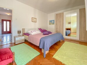 Apartment, Balkon | Schreibtisch, kostenloses WLAN, Bettwäsche