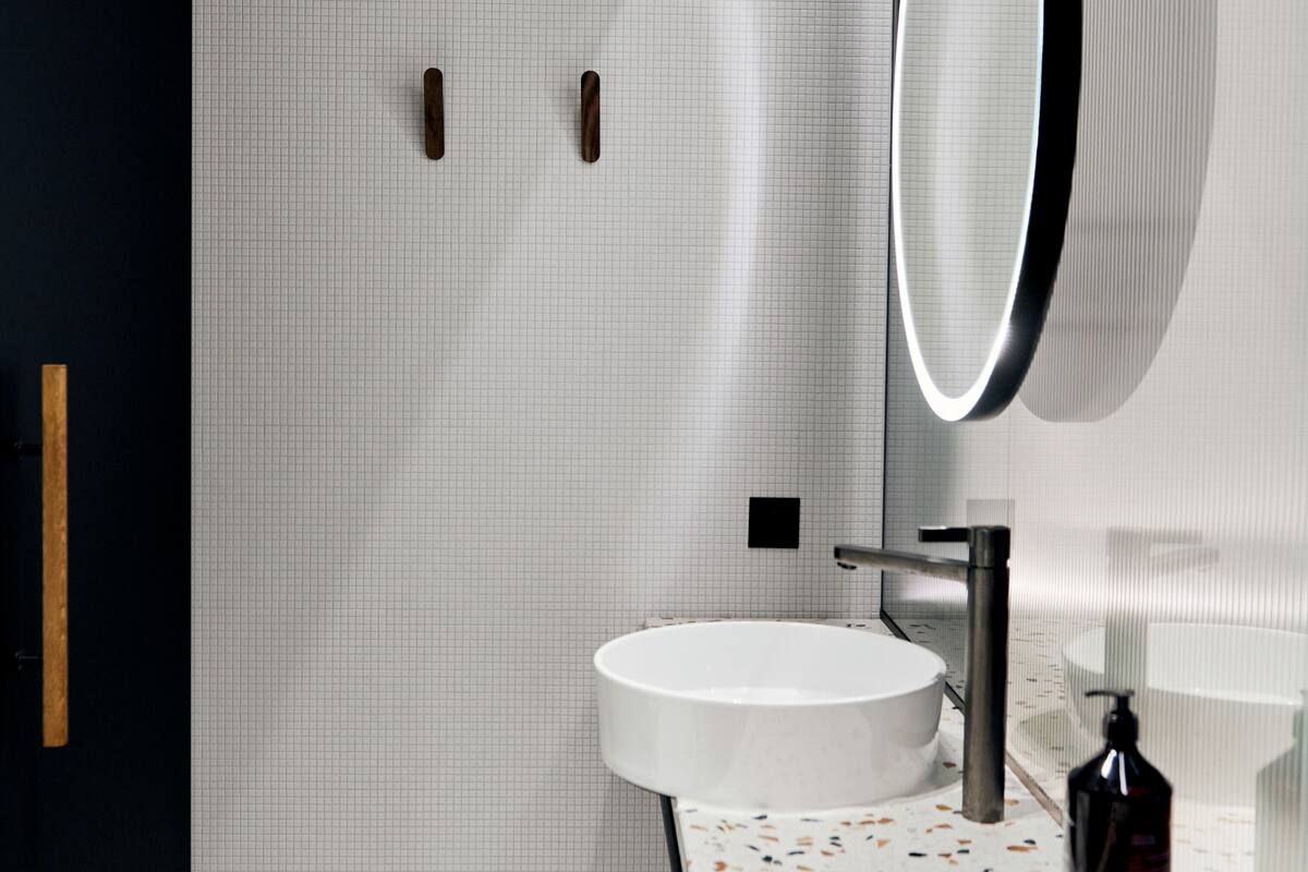 shower, rainfall showerhead, eco-friendly toiletries, hair dryer