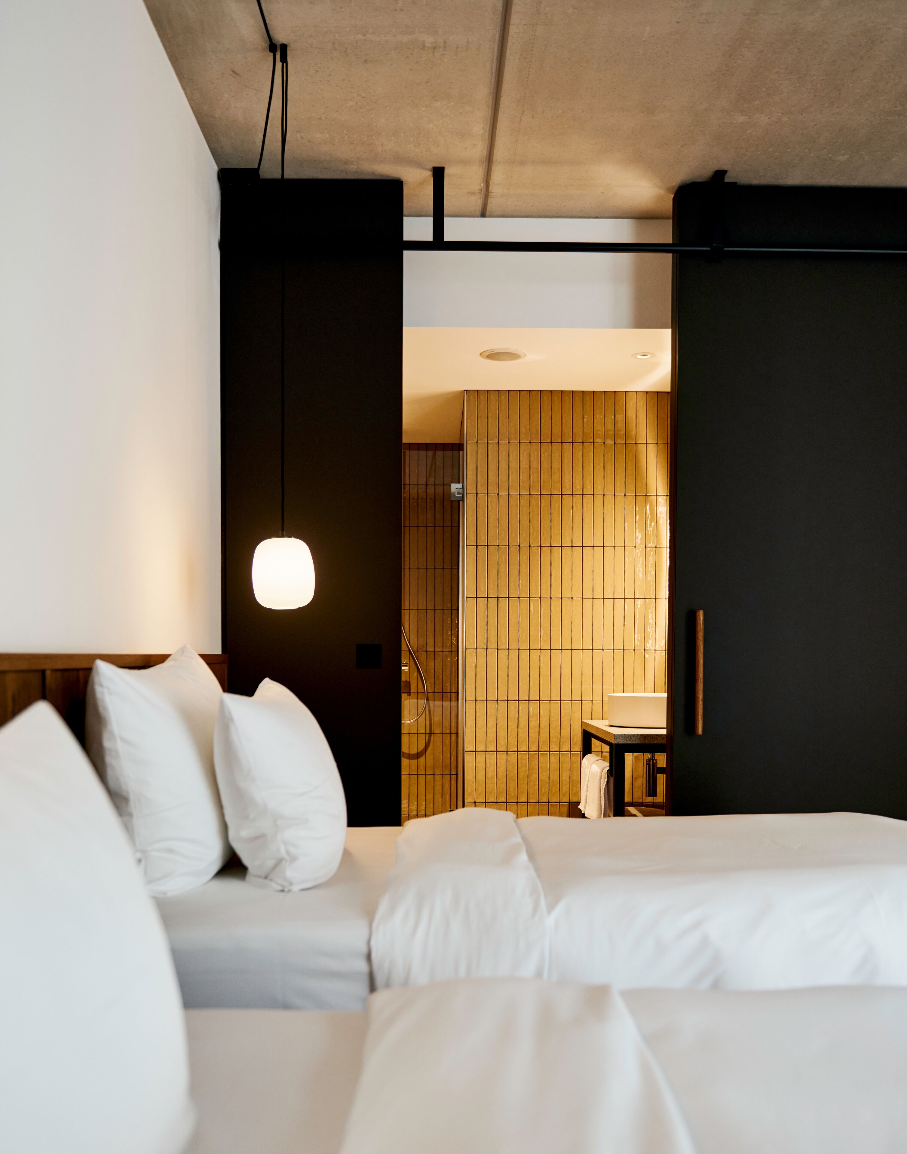 スーペリア ツインルーム | バスルーム | シャワー、レインフォールシャワー、環境にやさしいバスアメニティ、ヘアドライヤー