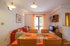 Departamento, Terraza (Orange) | Área de sala de estar | Televisión 