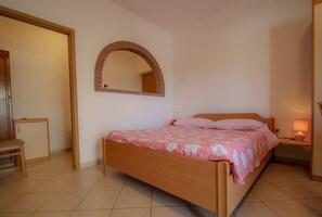 Apartment, Terrace | 1 bedroom, free WiFi, bed sheets - Alessio (Novigrad)