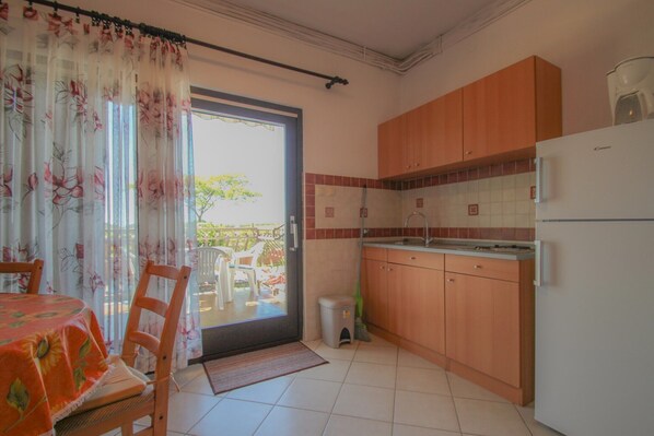 Apartment, Terrace | Living area | TV - Alessio (Novigrad)