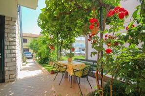 Terrace/patio - Alma (Novigrad)