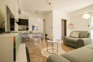 Departamento, Terraza | Área de sala de estar | Televisión de pantalla plana