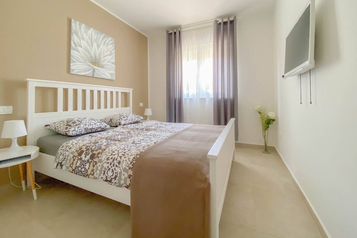 Apartment, Ground Floor (Dino)
