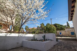 Deluxe-Apartment (9) | Blick auf den Garten