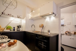 Deluxe Apartment (9) | Private kitchen