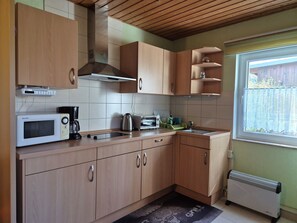 Jääkaappi, mikroaaltouuni