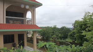 Front of property - Frozen Woods resorts Conifers Villa (Kosiyakutoli)
