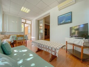 Apartment, 1 Bedroom (3) | Living area | TV