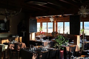Lunch served - Résidence Le Mirasol (Enveitg)