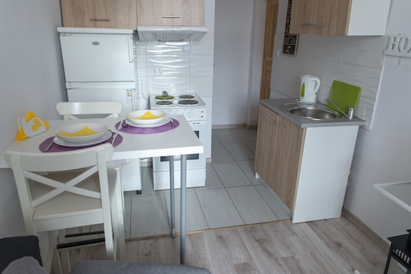 Standard Studio | In-room dining