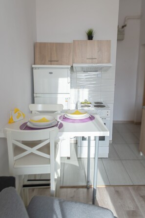 Standard Studio | In-room dining