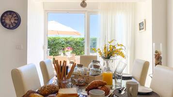 House, 3 Bedrooms | Dining room