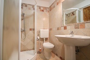 House, 2 Bedrooms | Bathroom