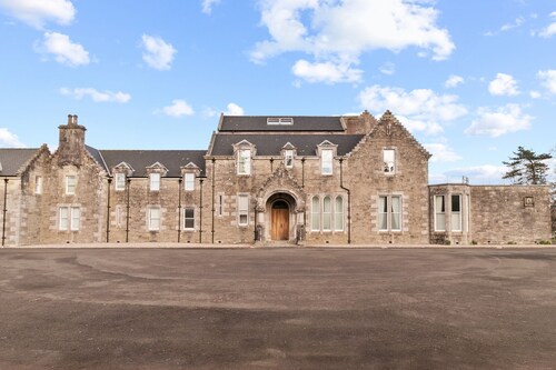 No 3 Lomond Castle - Sleeps 4 - sleeps 4 guests  in 2 bedrooms