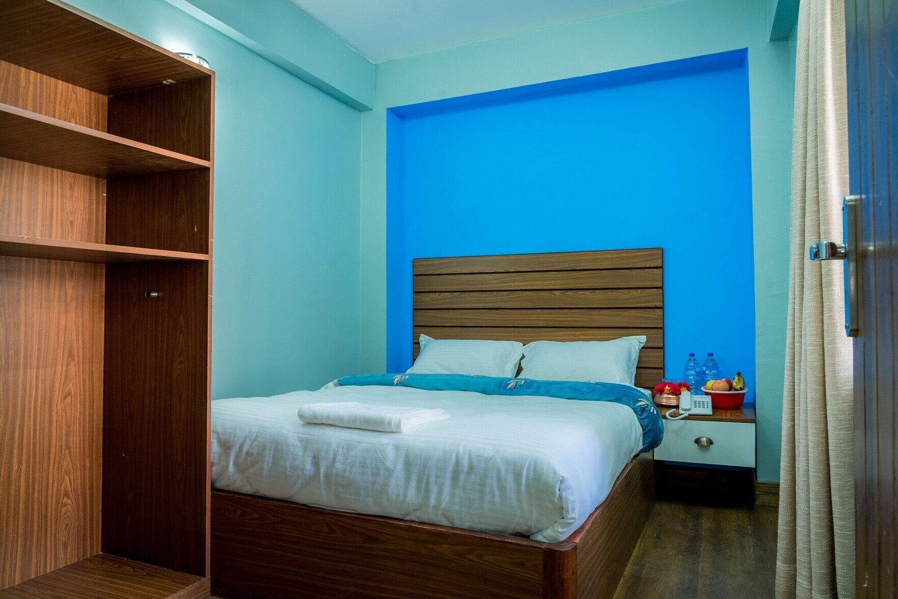 In-room safe, desk, soundproofing, iron/ironing board