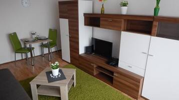 Basic-Studio | Wohnzimmer | Flachbildfernseher