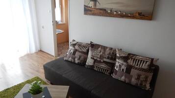 Basic-Studio | Bügeleisen/Bügelbrett, kostenloses WLAN, Bettwäsche