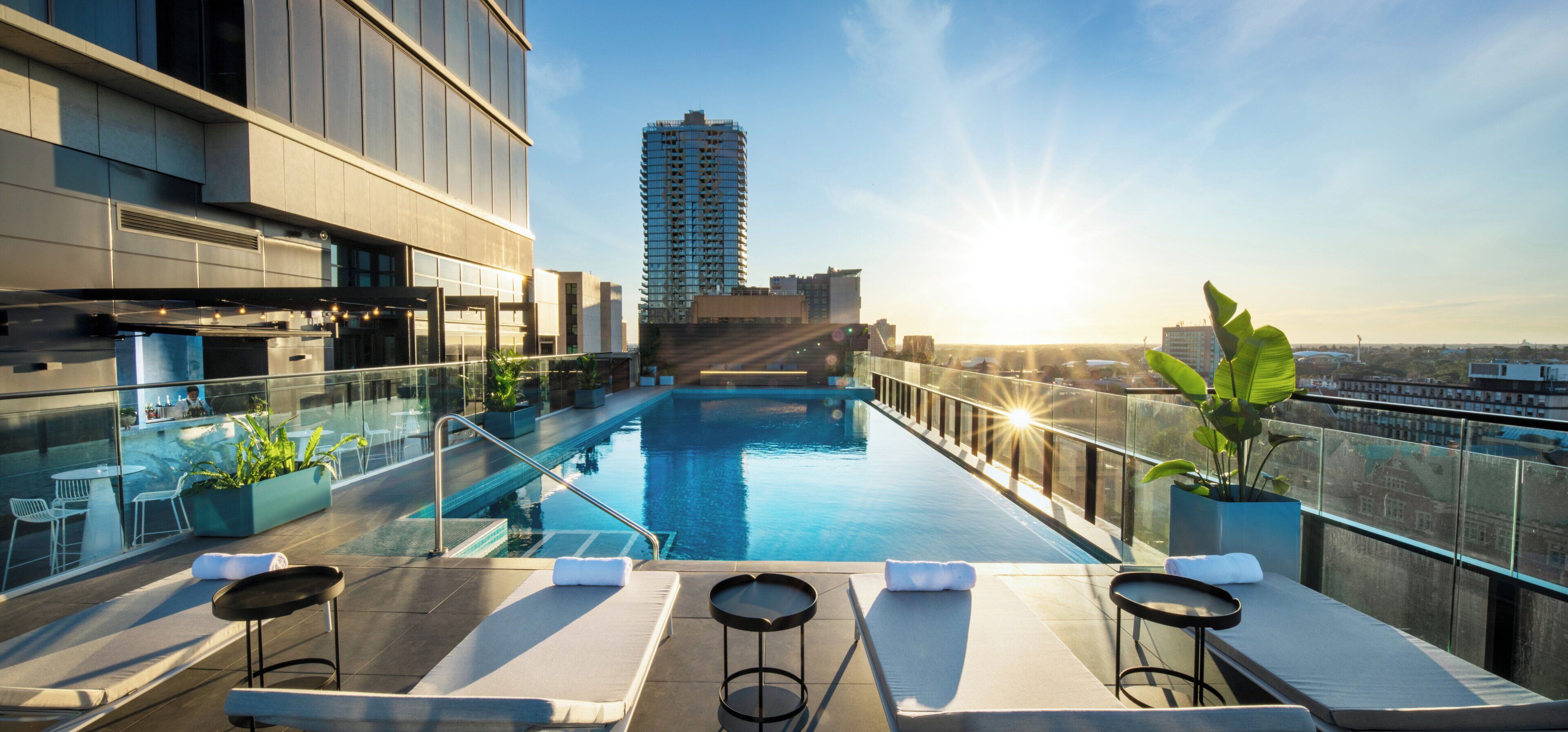 Una piscina al aire libre (de 07:00 a 21:00), tumbonas
